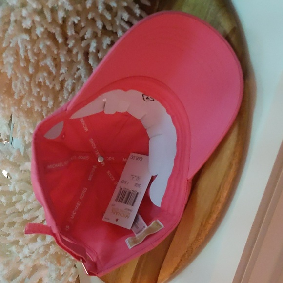Michael Kors NWT - barbie pink 🩷 adjustable! NEVER WORN! - Picture 6 of 9